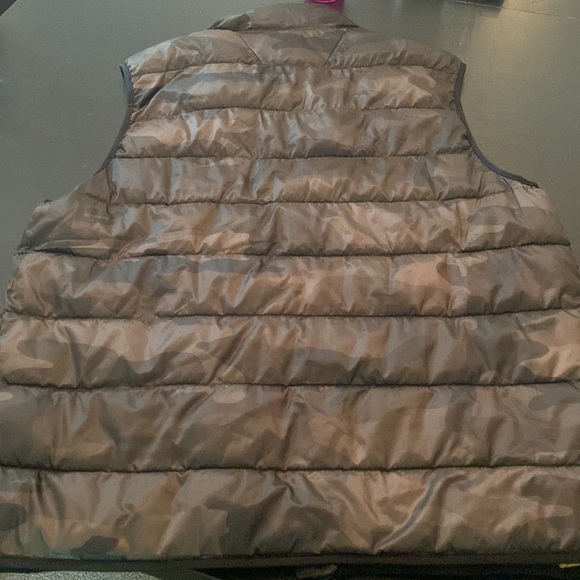 Men’s Large Abercrombie & Fitch Camo Vest - Picture 5 of 8